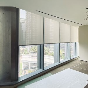 ONNA-BLUE-ROLLER-BLINDS-KUNINGAN-06122023-TERBUKA